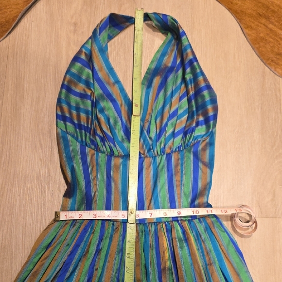 Elegant Blue and Green Striped Backless Dress - Picture 3 of 8
